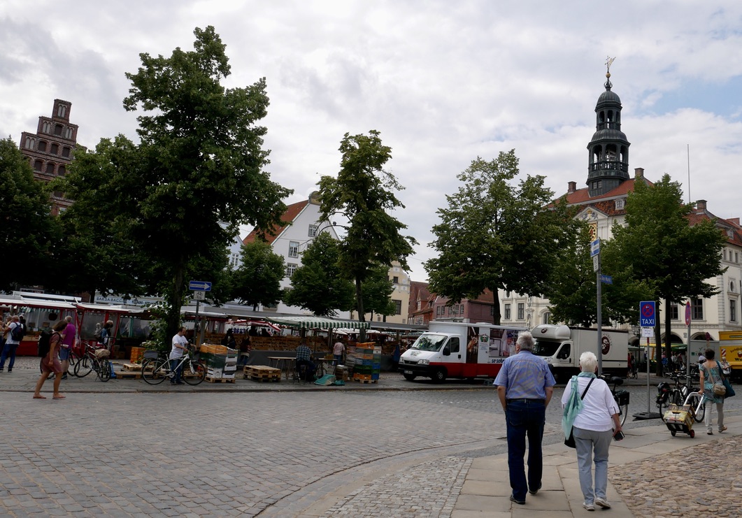 F182D5A9-9125-455D-84DD-F92A324FD284_1_105_c